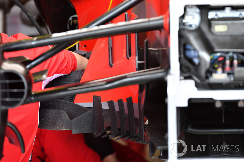Ferrari SF71H front suspension and barge board