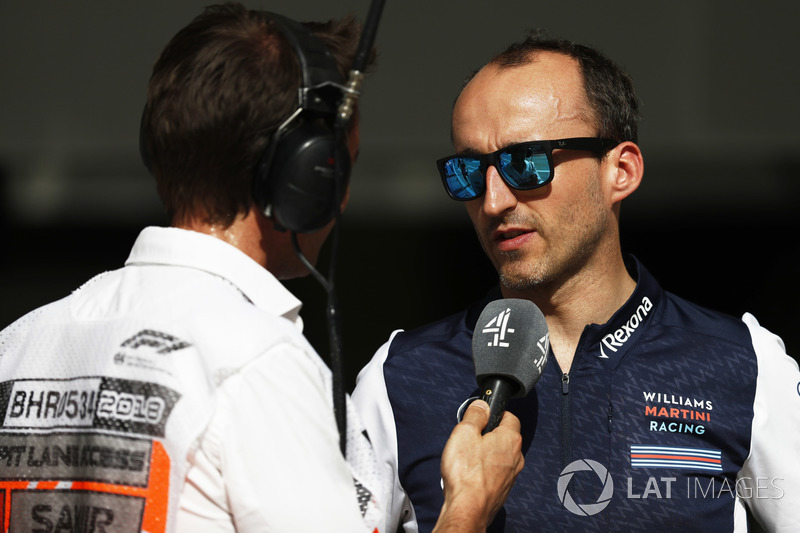 Robert Kubica, Williams Martini Racing, talks to the media