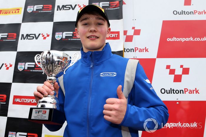 Podio: tercer lugar Billy Monger, Carlin