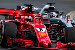 Le vainqueur Sebastian Vettel, Ferrari SF71H fête sa victoire