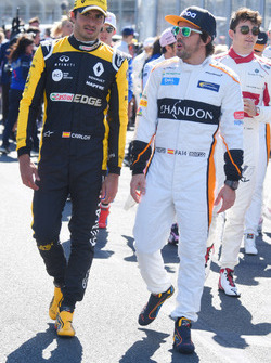 Fernando Alonso, McLaren y Carlos Sainz Jr., Renault Sport F1 Team