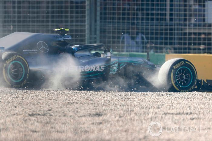 No GP da Austrália, Bottas teve de largar em 15º - ele bateu no Q3 e precisou trocar o câmbio de seu carro.