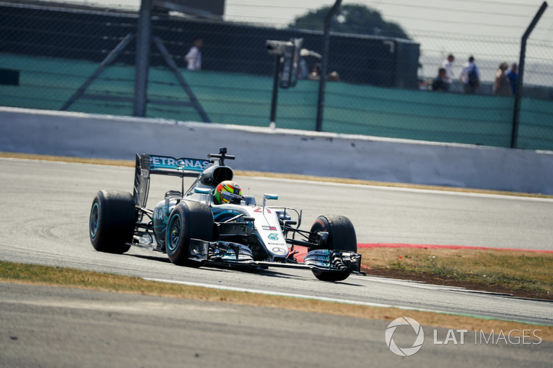 La Mercedes-Benz F1 W07 Hybrid lors de la parade des 70 ans du circuit de Silverstone