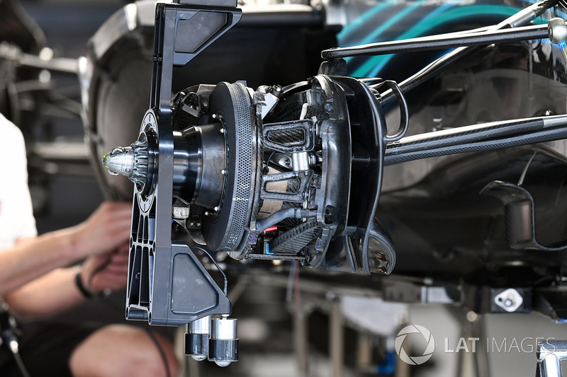 Mercedes-AMG F1 W09 EQ Power+ front brake and wheel hub detail
