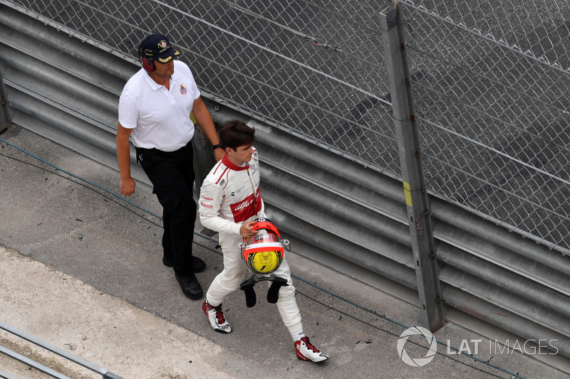 Race retiree Charles Leclerc, Sauber walks in