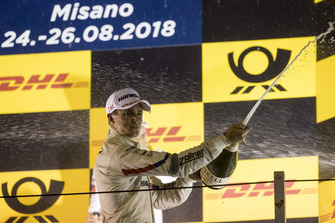 Podyum: Yarış galibi Joel Eriksson, BMW Team RBM