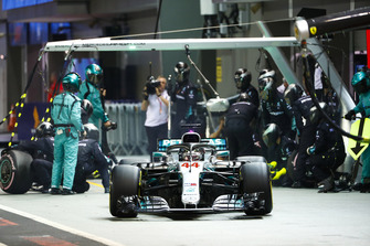 Lewis Hamilton, Mercedes AMG F1 W09 EQ Power+, repart de son stand