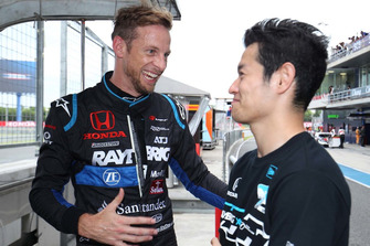 山本尚貴とジェンソン・バトン(#100 RAYBRIG NSX-GT)