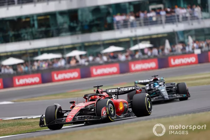 Charles Leclerc, Ferrari SF-23, George Russell, Mercedes F1 W14