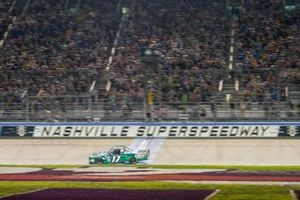 Race winner Ryan Preece, Team DGR, Ford F-150 Hunt Brothers Pizza