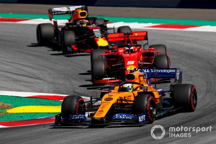 Lando Norris, McLaren MCL34, Sebastian Vettel, Ferrari SF90 y Max Verstappen, Red Bull Racing RB15 