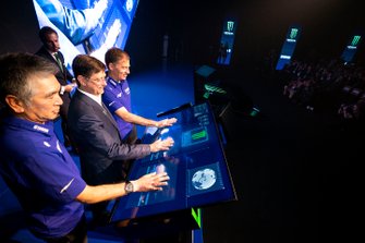 Lin Jarvis, directeur exécutif Yamaha Factory Racing, Kouichi Tsuji, président Yamaha Motor Racing, Mitch Covington, vice-président marketing sportif Monster Energy