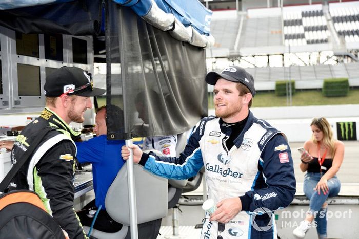 Charlie Kimball, Carlin Chevrolet chats with Conor Daly, Carlin Chevrolet after the rain shortened event