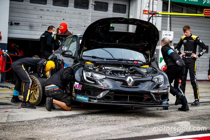 Jack Young, Vukovic Motorsport Renault Megane RS