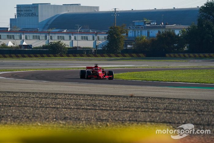 Robert Shwartzman, SF71H