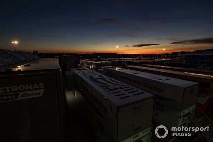 Atardecer en Motorland Aragón