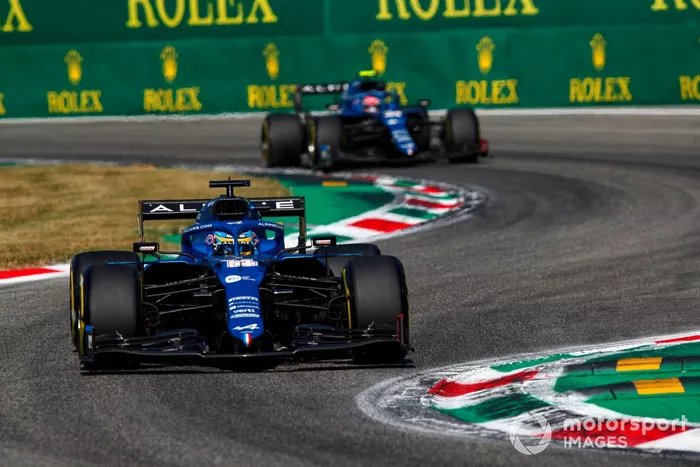 Fernando Alonso, Alpine A521, Esteban Ocon, Alpine A521
