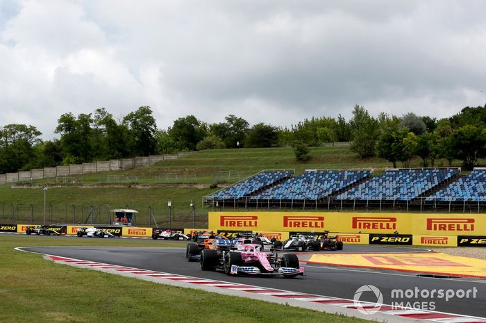 Sergio Pérez, Racing Point RP20, Carlos Sainz Jr., McLaren MCL35