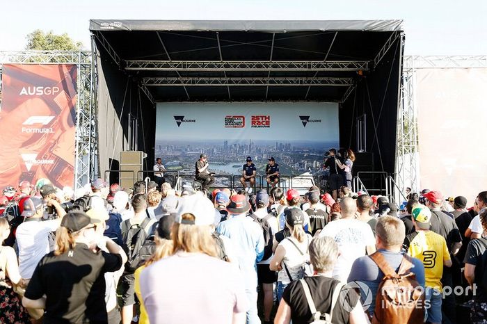 Sergio Perez, Racing Point, y Lance Stroll, Racing Point