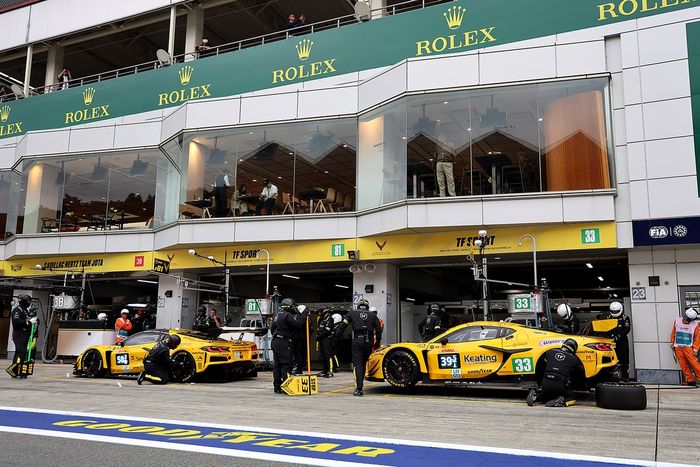 #81 TF Sport Corvette Z06 LMGT3.R: Tom Van Rompuy, Rui Andrade, Charlie Eastwood, #33 TF Sport Corvette Z06 LMGT3.R: Ben Keating, Jonny Edgar, Daniel Juncadella