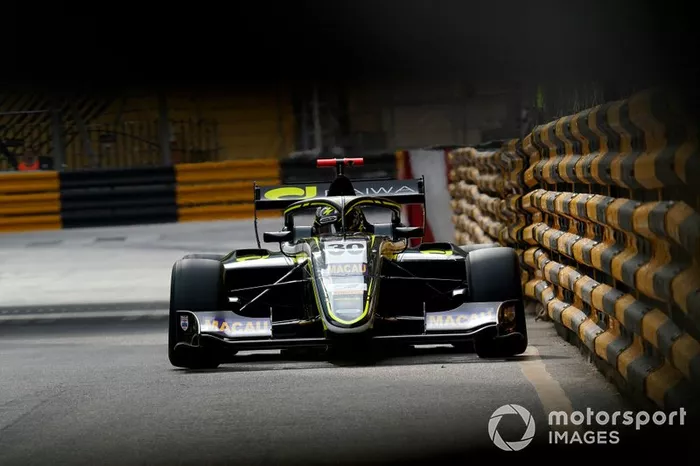 Dan Ticktum, Carlin Buzz Racing.