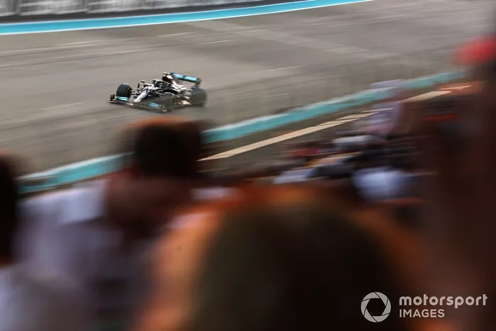 Lewis Hamilton, Mercedes W12