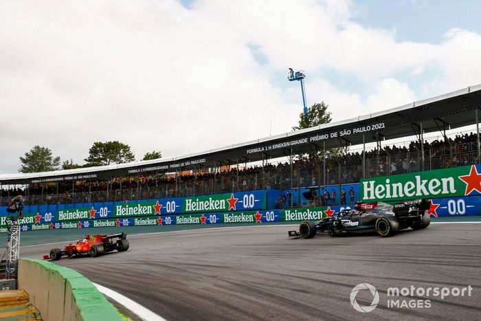 Charles Leclerc, Ferrari SF21, Lewis Hamilton, Mercedes W12