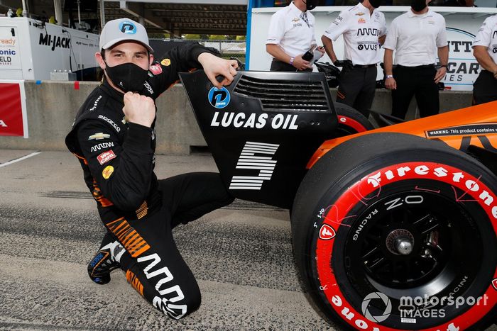 Ganador de la pole Patricio O'Ward, Arrow McLaren SP Chevrolet