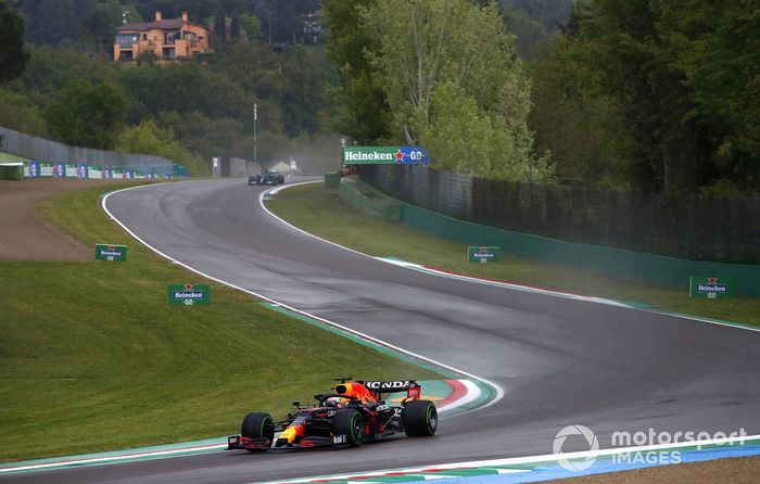 Max Verstappen, Red Bull Racing RB16B, Lewis Hamilton, Mercedes W12