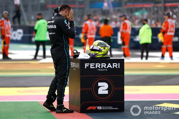 Lewis Hamilton, Mercedes AMG, 2ª posición, en Parc Ferme