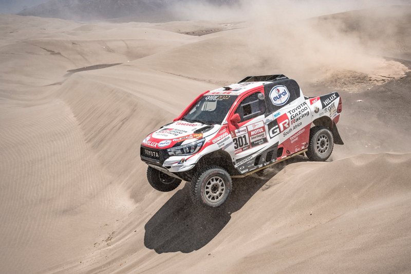 #301 Toyota Gazoo Racing Toyota Hilux: Нассер Аль-Аттія, Маттьйо Бомель