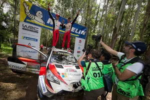 I vincitori Jari-Matti Latvala, Miikka Anttila, Toyota Yaris WRC, Toyota Gazoo Racing