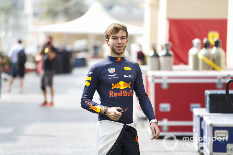 Pierre Gasly, Red Bull Racing, dans le paddock