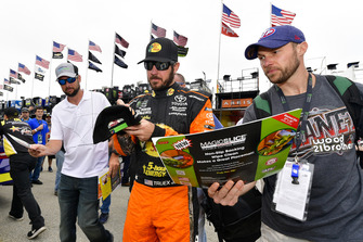 Martin Truex Jr., Furniture Row Racing, Toyota Camry Bass Pro Shops/5-hour ENERGY