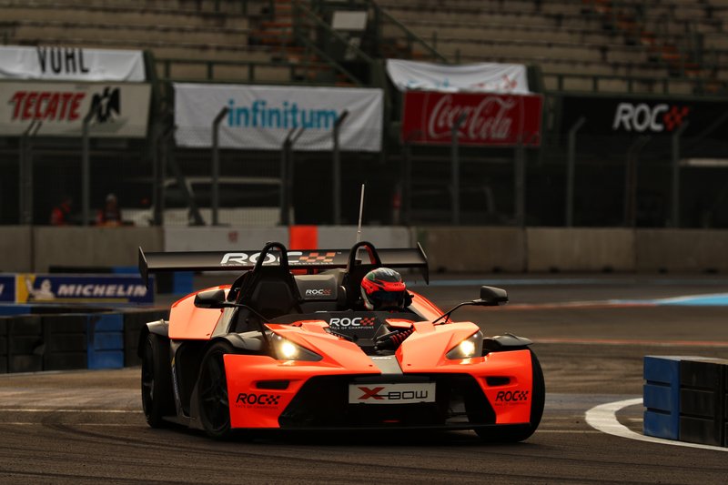 Un participant de la ROC Mexico pilote la KTM X-Bow Comp R
