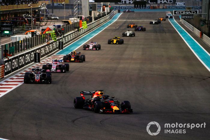 Daniel Ricciardo, Red Bull Racing RB14, Romain Grosjean, Haas F1 Team VF-18, Esteban Ocon, Racing Point Force India VJM11, Max Verstappen, Red Bull Racing RB14, Sergio Perez, Racing Point Force India VJM11 y Carlos Sainz Jr., Renault Sport F1 Team R.S. 18