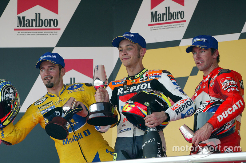 Podio: il vincitore della gara Valentino Rossi, Repsol Honda Team, il secondo classificato Max Biaggi, Pramac Pons, il terzo classificato Troy Bayliss, Ducati Team