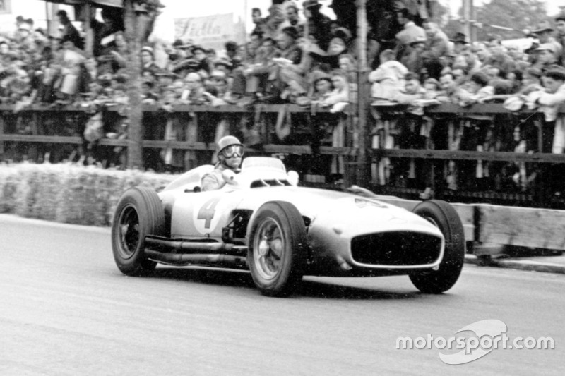 Juan Manuel Fangio, Mercedes-Benz W 196 R