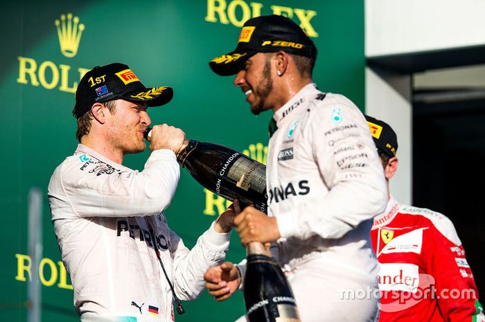 Podio: ganador Nico Rosberg, Mercedes AMG F1 Team, segundo lugar Lewis Hamilton, Mercedes AMG F1 Team