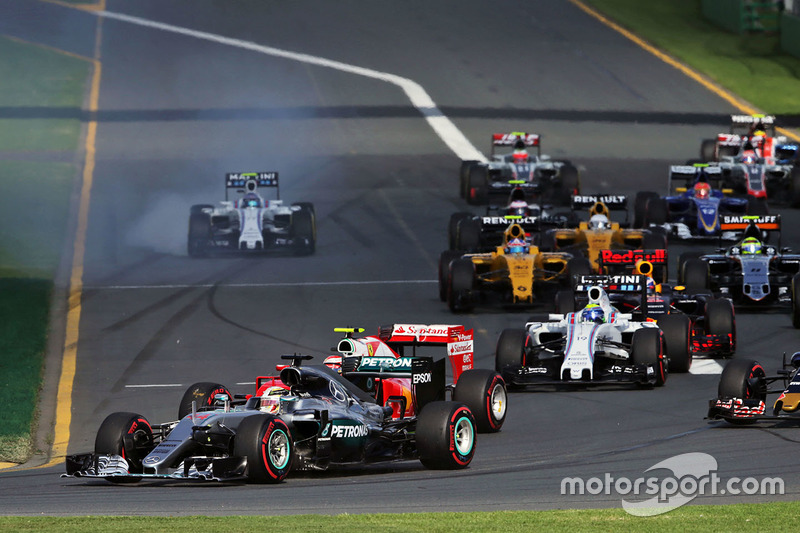 Lewis Hamilton, Mercedes AMG F1 Team W07 al inicio de la carrera