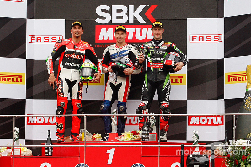 Podyum: 1. Nicky Hayden, Honda WSBK Team, 2. Davide Giugliano, Ducati Team, 3.  Jonathan Rea, Kawasaki Racing