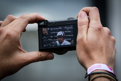 Fernando Alonso, McLaren door de camera