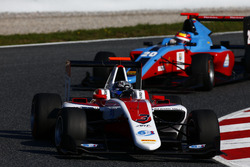 Alexander Albon, ART Grand Prix memimpin Oscar Tunjo, Jenzer Motorsport
