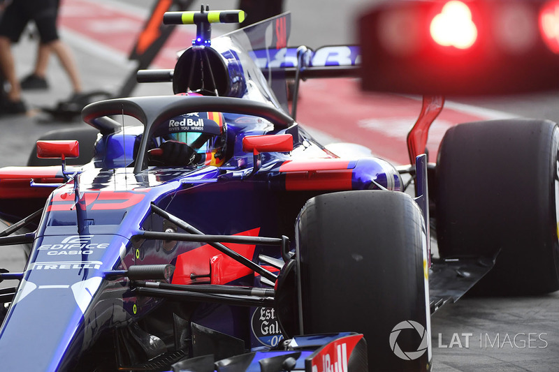 Carlos Sainz Jr., Scuderia Toro Rosso STR12, con el halo