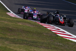 Romain Grosjean, Haas F1 Team VF-18 Ferrari, Esteban Ocon, Force India VJM11 Mercedes, Sergio Perez, Force India VJM11 Mercedes