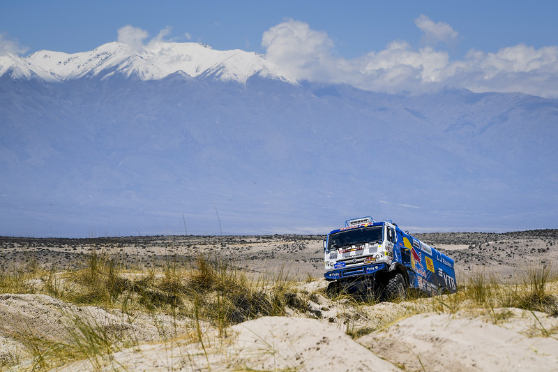 #500 Team Kamaz Master: Eduard Nikolaev, Evgeny Yakovlev, Vladimir Rybakov