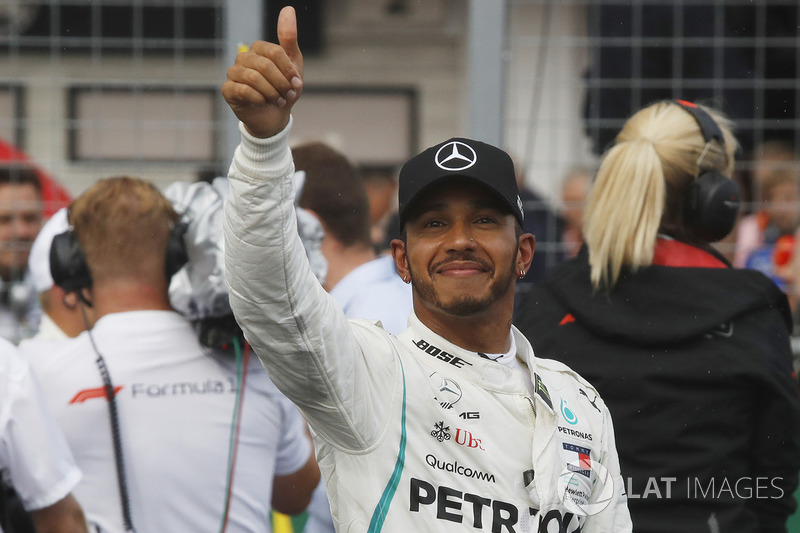 Pole sitter Lewis Hamilton, Mercedes AMG F1