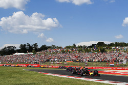 Max Verstappen, Red Bull Racing RB14, leads Pierre Gasly, Toro Rosso STR13, and Carlos Sainz Jr., Renault Sport F1 Team R.S. 18