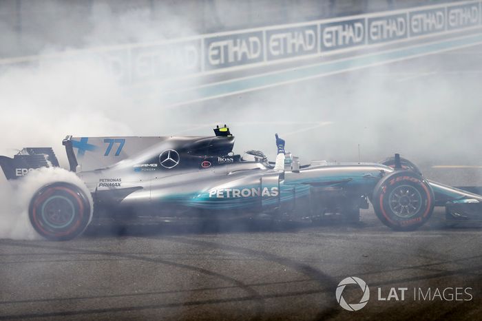 Ganador, Valtteri Bottas, Mercedes AMG F1 W08, celebra