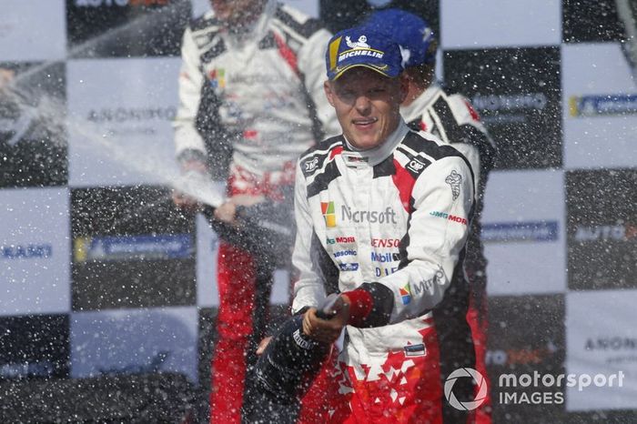 Podio: Ganador Ott Tänak, Martin Järveoja, Toyota Gazoo Racing WRT Toyota Yaris WRC